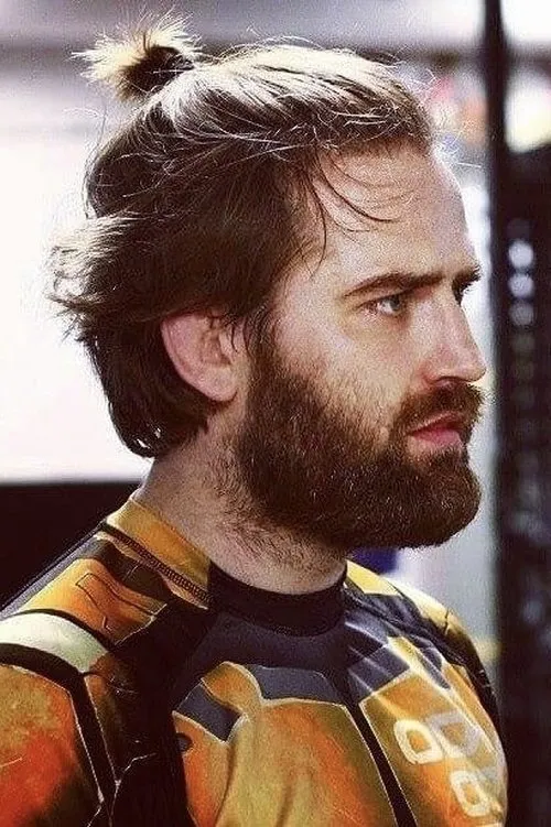 Kári Gunnarsson interpretando a Emil