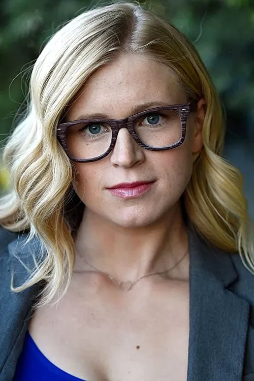 Kari Swanson interpretando a Arianna Dumbledore