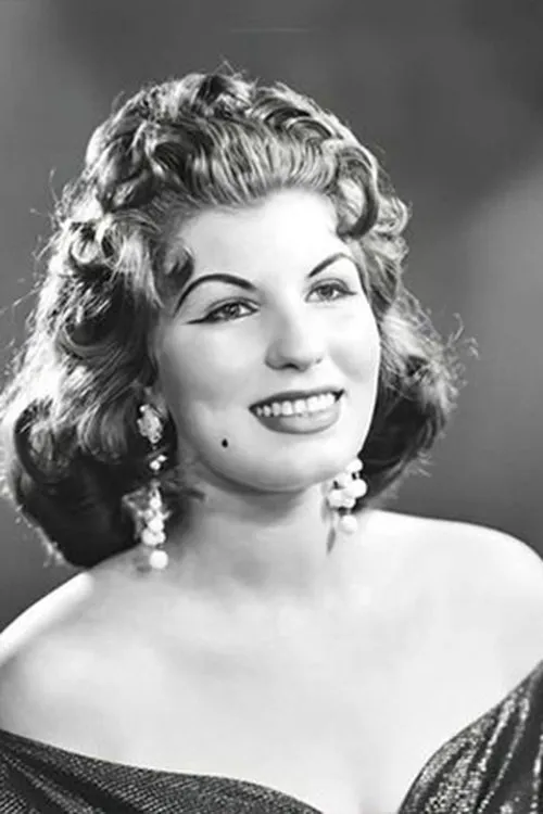 Karima interpretando a Zizi