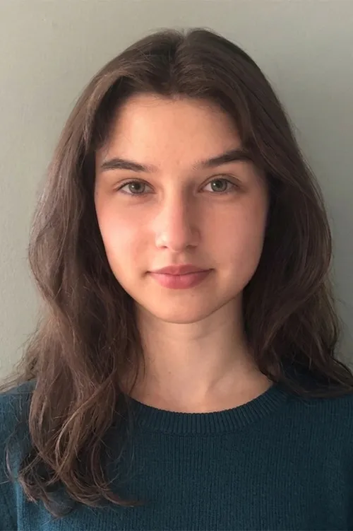 Karina Rchichev interpretando a Jana Horáková Age 13