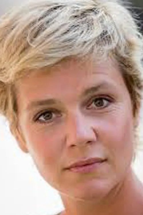 Garance Marillier ha trabajado con Karine Texier en 1 ocasiones