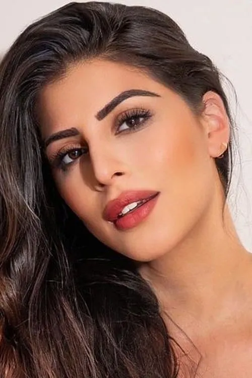 Karishma Kotak interpretando a 