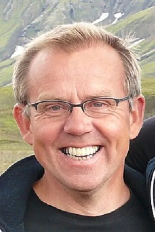 Karl Ágúst Úlfsson interpretando a