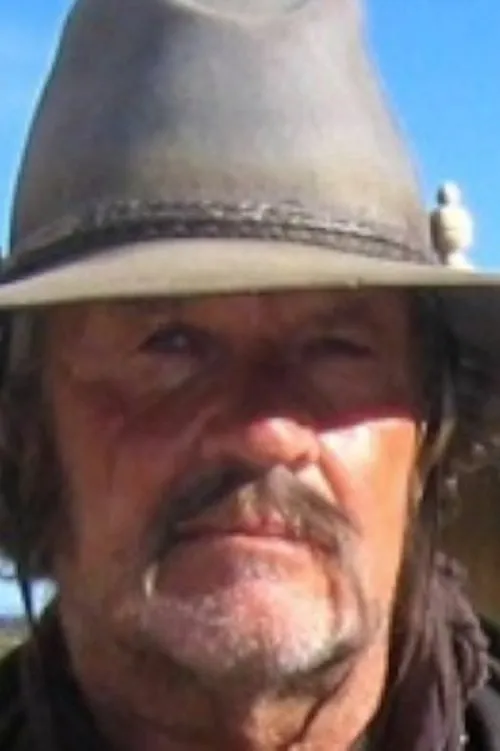 Karl Braun interpretando a Sargent / Green Scharlach