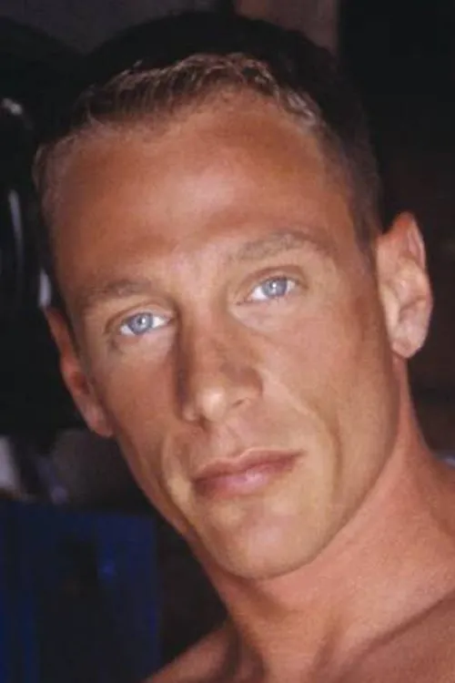 Karl Bruno interpretando a 