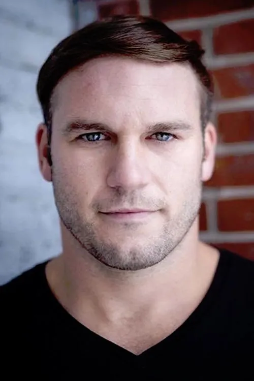 Karl Farah interpretando a 