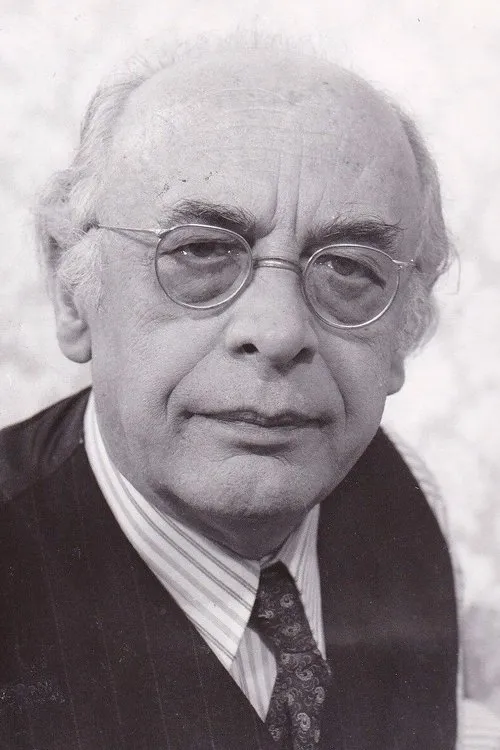 Karl-Georg Saebisch interpretando a Jean Bréhal