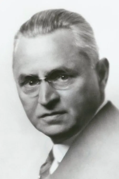 Julius Riedmüller ha trabajado con Karl Hanft en 1 ocasiones