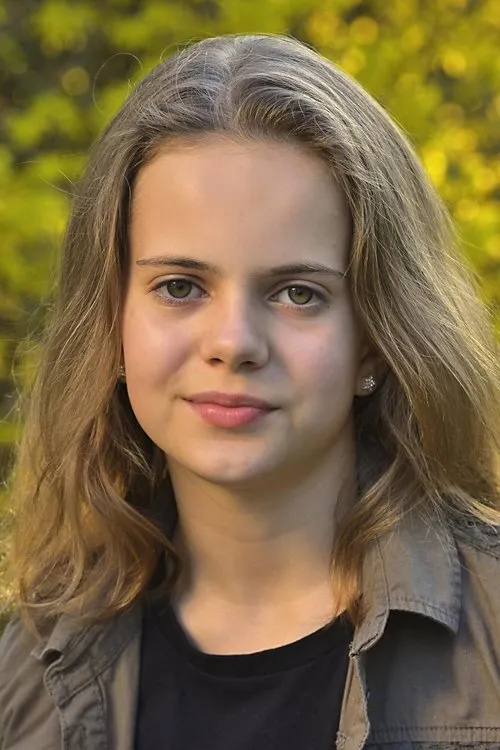 Esther Lubadika ha trabajado con Karolína Lipowská en 1 ocasiones