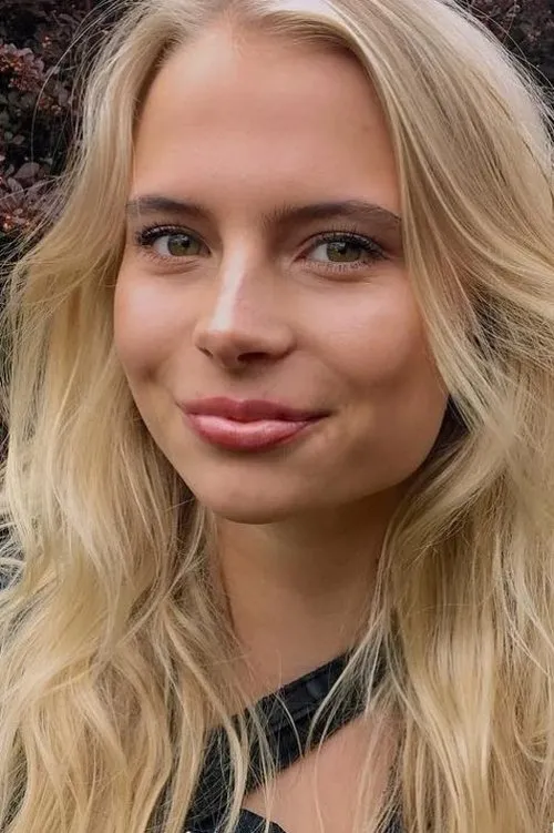 Nadia Jasmin Nielsen ha trabajado con Karoline Hamm en 1 ocasiones