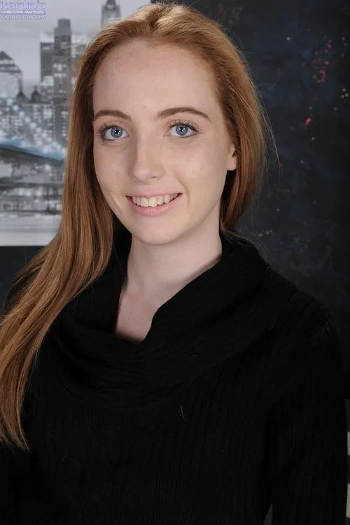 Kasey Cole interpretando a 