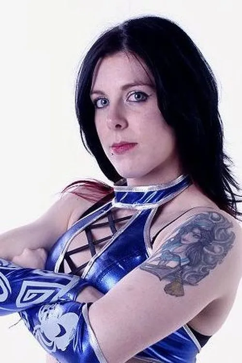 Kasey Owens interpretando a 