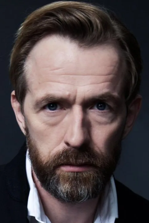 Kasper Leisner — personaje: Henrik