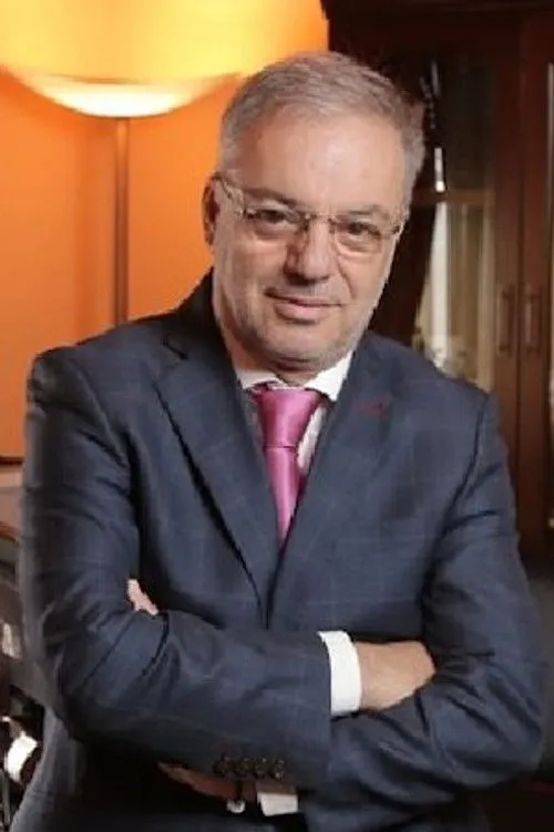 Thimi Filipi ha trabajado con Kastriot Çaushi en 4 ocasiones