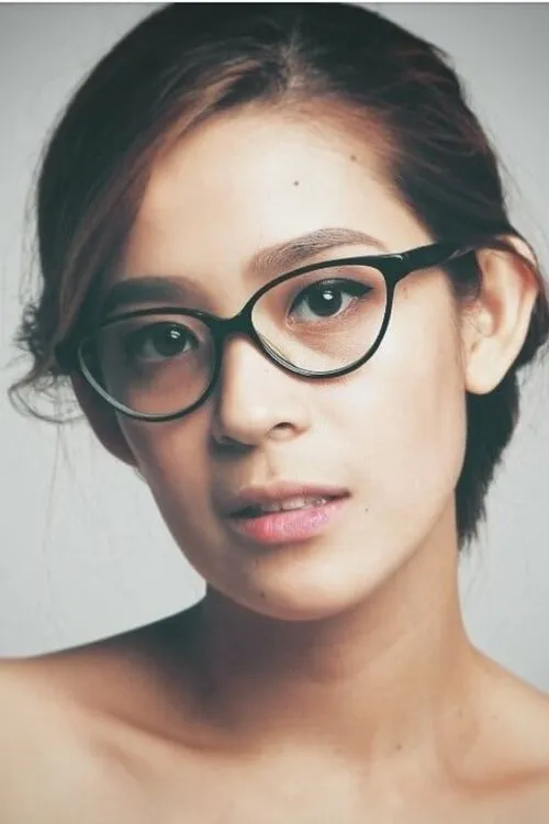 Kat Galang interpretando a Bantay