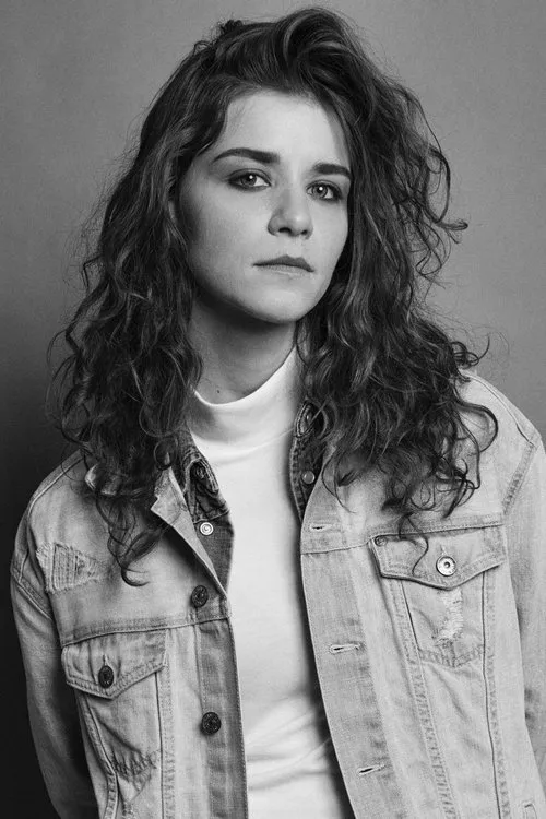 Kata Bach interpretando a Tanzer Eszter