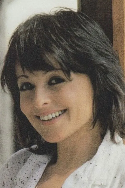 Kata Kánya interpretando a Gisela Steinköhler