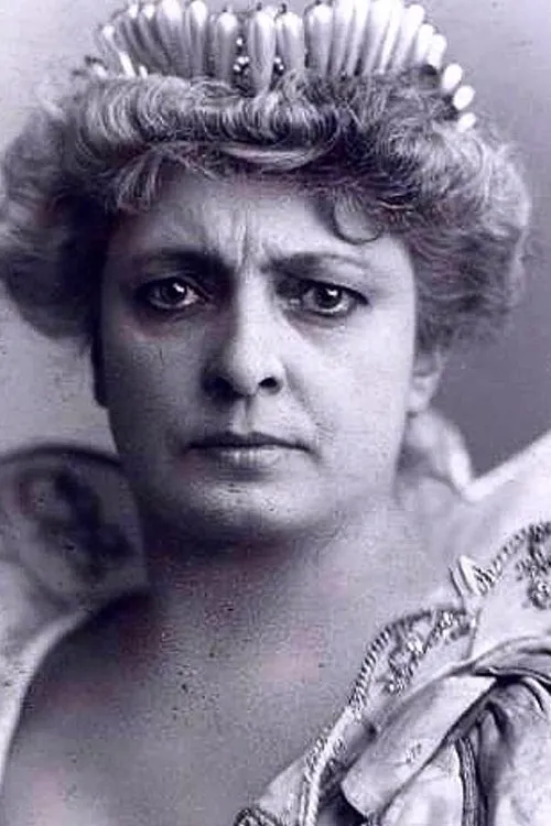 Kate Blancke interpretando a Madame Heriot