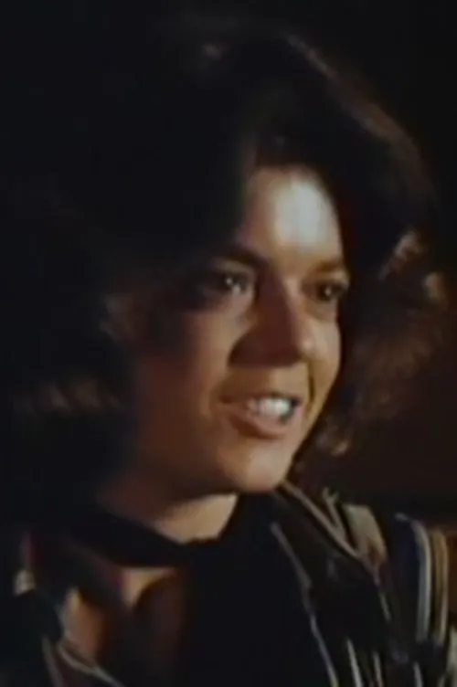 Kate Heflin interpretando a Lucy