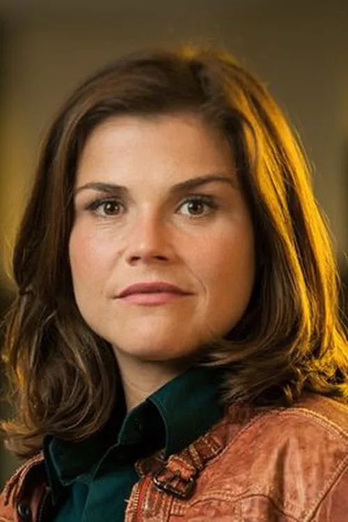 Katharina Wackernagel interpretando a Rike Brandt