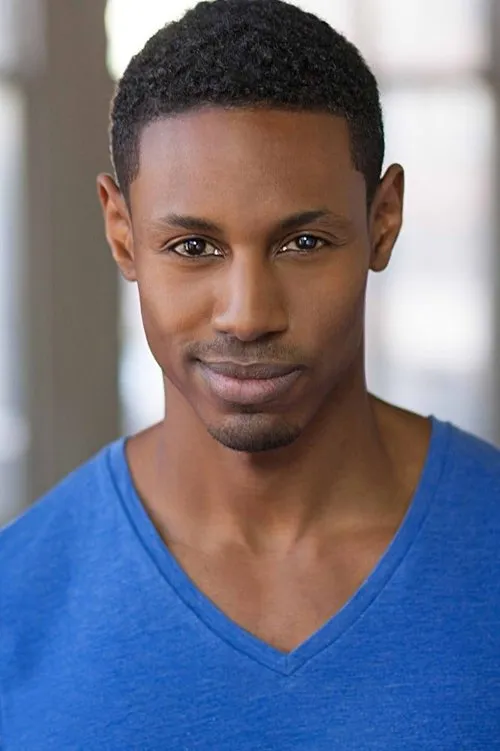 Kather Sei interpretando a Mike