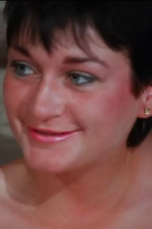 Kathy Kay interpretando a 