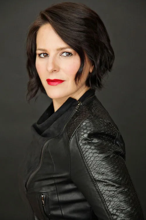 Katie Groshong interpretando a Pyer