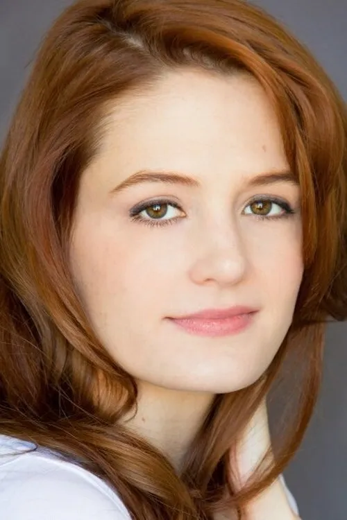 Katie Powers interpretando a Pug Owner/Blinky