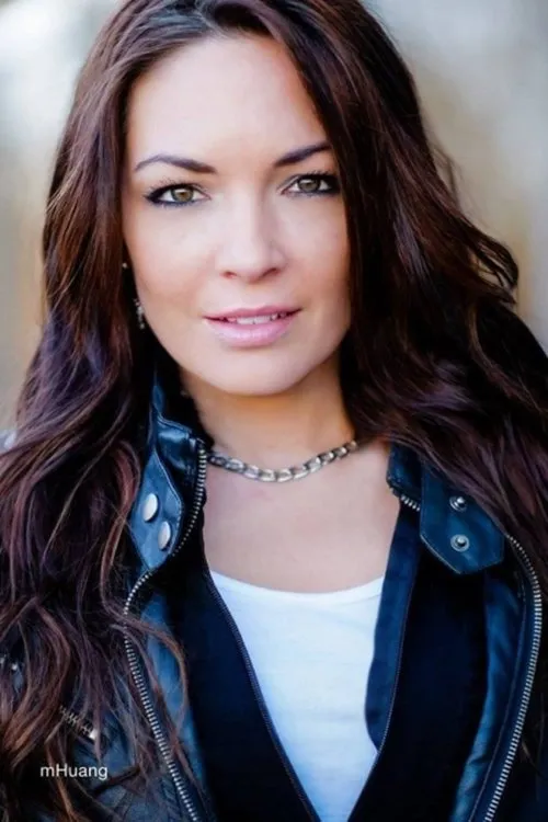 John Wells ha trabajado con Katie Stewart en 3 ocasiones