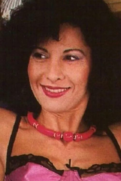 Katina interpretando a plays the wife