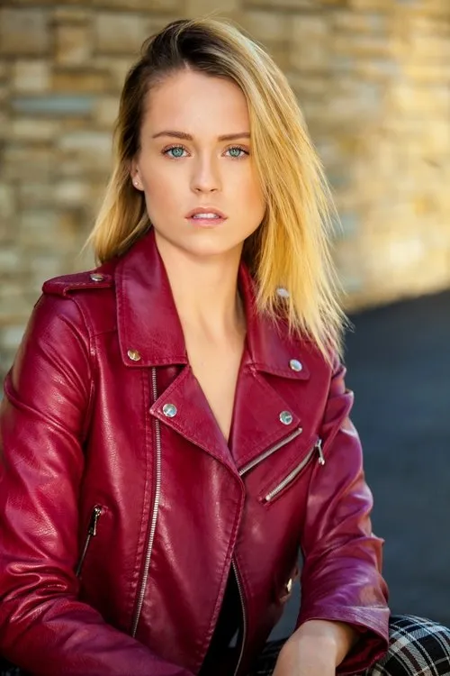 Katrina Schmidt interpretando a Bella