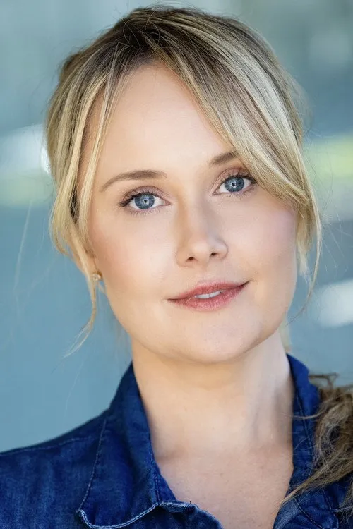 Katy Yoder interpretando a Sharon