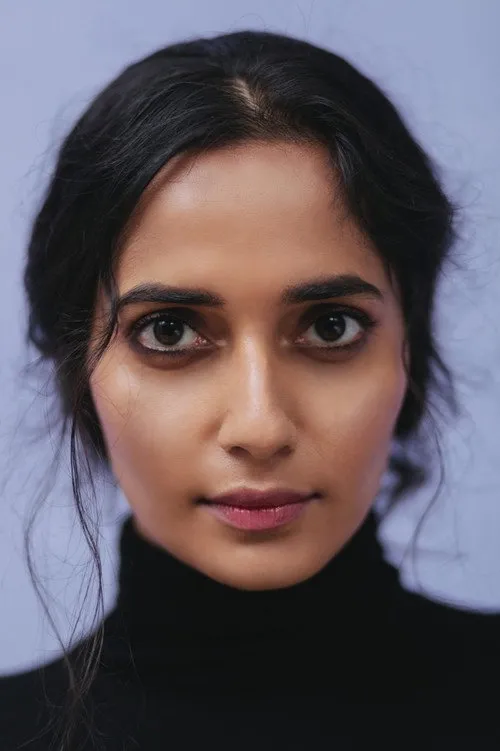 Suraj Sharma ha trabajado con Kaveri Seth en 1 ocasiones