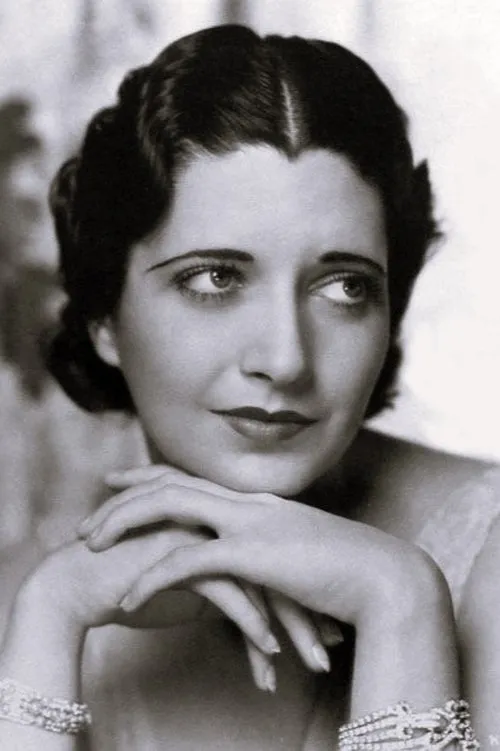 Kay Francis interpretando a Self (archiveFootage)