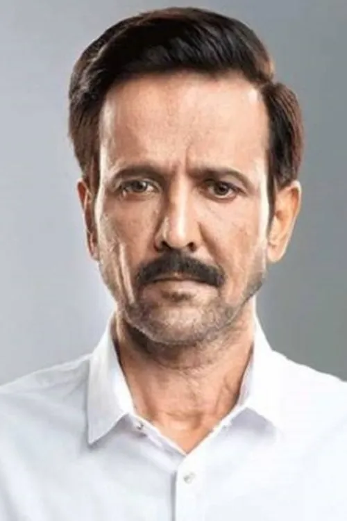 Kay Kay Menon — personaje: Municipal Commissioner