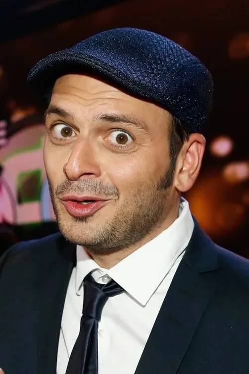 Kaya Yanar — personaje: Moderator