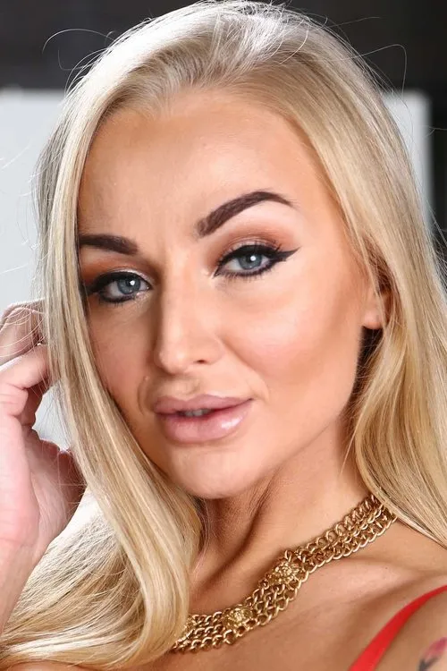 Raquel Adan ha trabajado con Kayla Green en 1 ocasiones