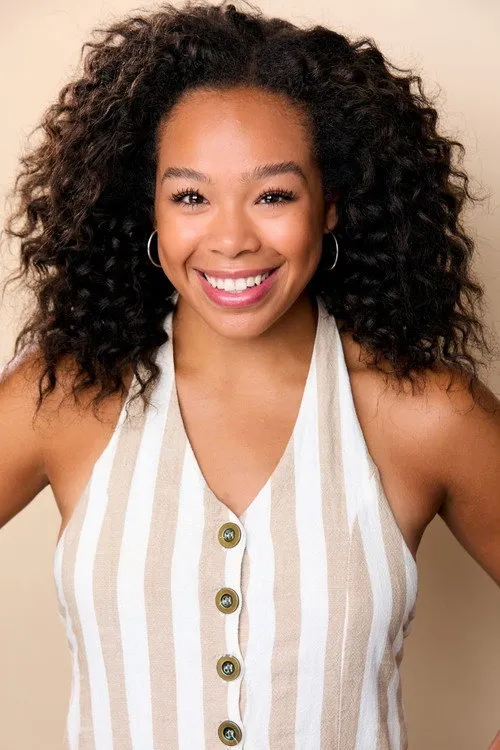 Christopher Briney ha trabajado con Kayla LaVine en 1 ocasiones