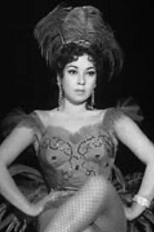 Kazuko Miyagawa interpretando a 