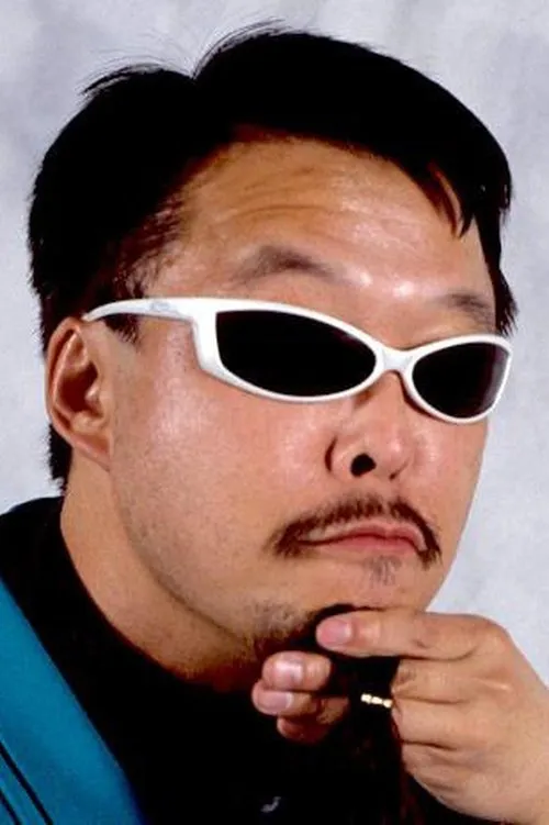Kazuo Onoo interpretando a Sonny Onoo