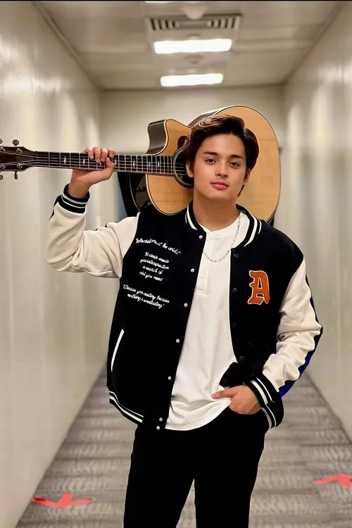 KD Estrada — personaje: Wilson