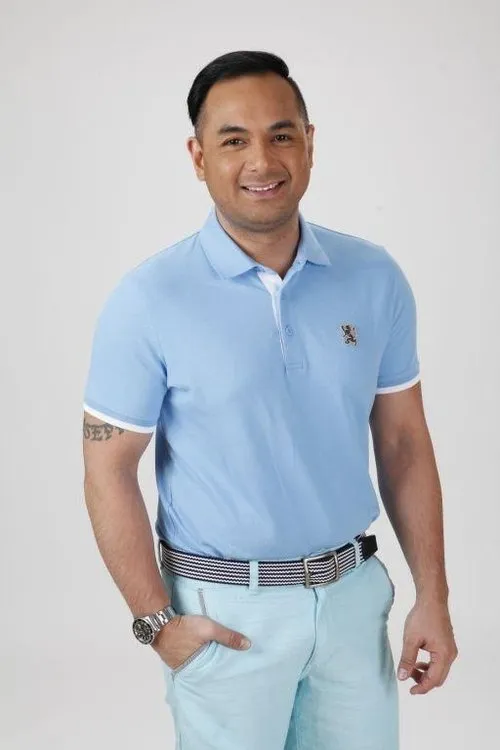 Keempee de Leon interpretando a 