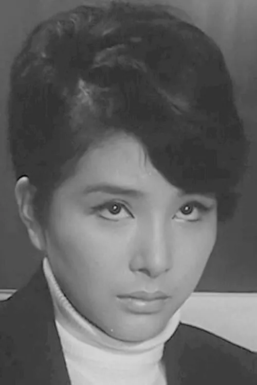 Keiko Kuni interpretando a Chiyoko