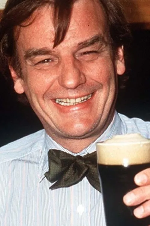 Keith Floyd interpretando a Himself