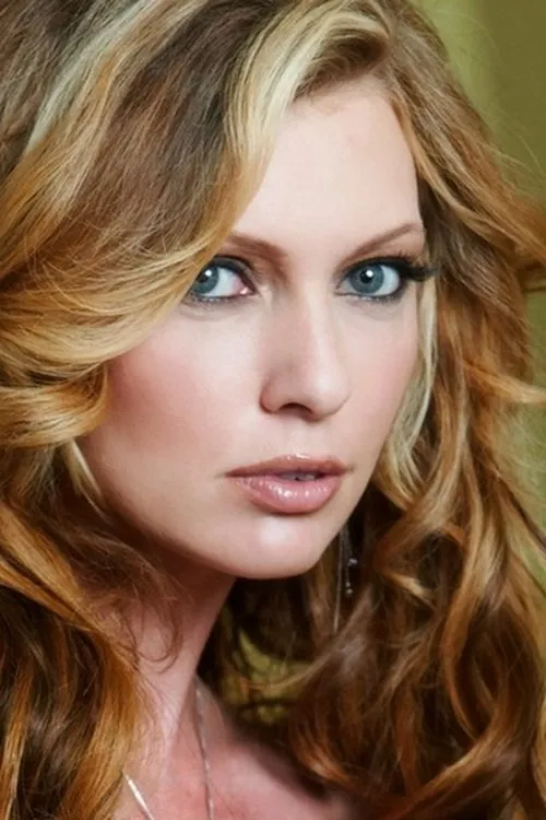 Lorraine Sisco ha trabajado con Kelle Marie en 1 ocasiones