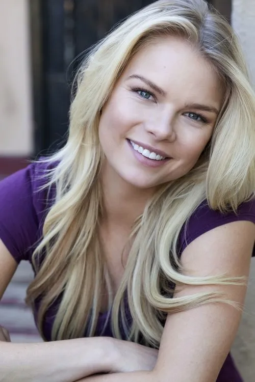 Kelli Goss interpretando a Skylar Reid