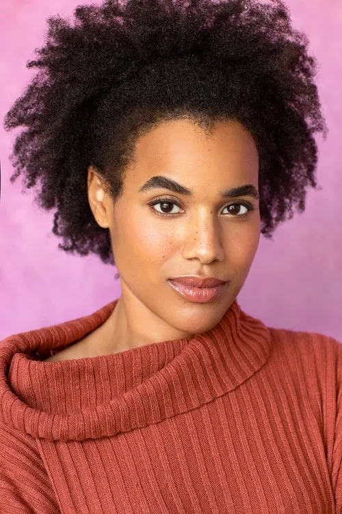 Kelli Jordan interpretando a Alexis