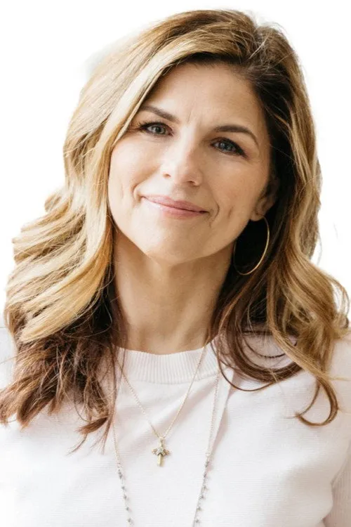 Kellie Copeland interpretando a Commander Kellie