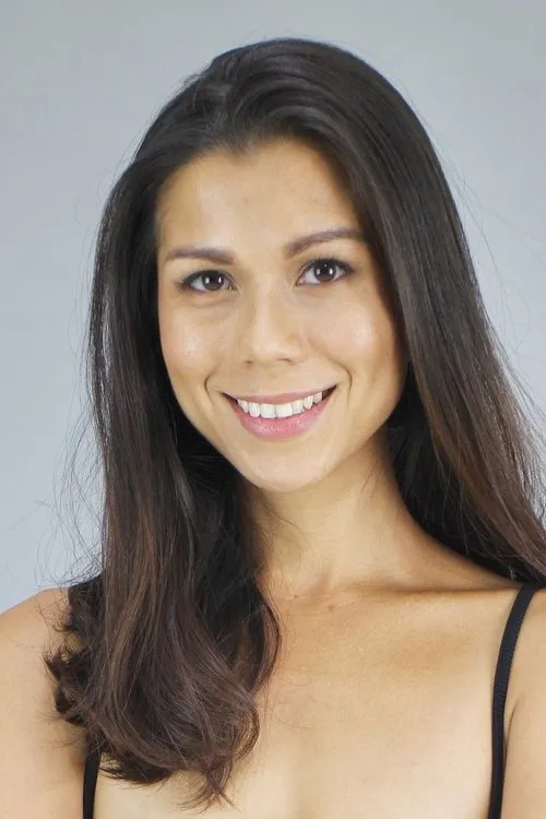 Kelly B. Jones interpretando a Call operator -VO