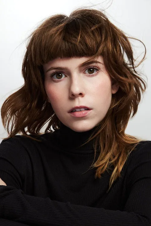 Kelly Curran interpretando a Kelly